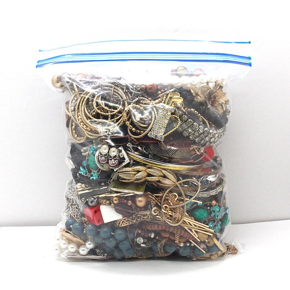 Vintage Wearable Jewelry Lot